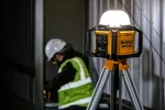 DEWALT DCL074-XJ projecteur LED sur chantier
