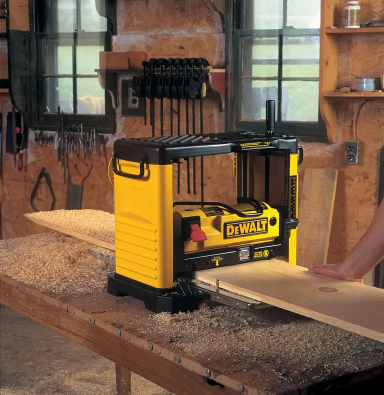 DEWALT DW733-QS raboteuse à épaisseur portative